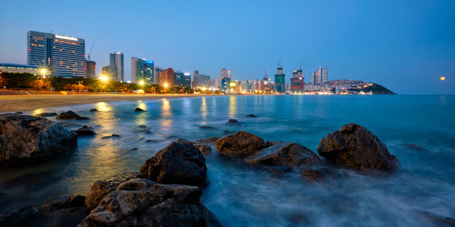 Top career opportunities in Oman for expats including engineering, healthcare, IT, and teaching jobs.
Best jobs for foreigners in Oman 2026 — expat professionals working in Muscat office