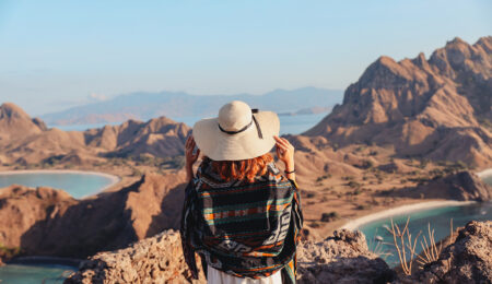 A realistic view of daily life expenses in Muscat, including housing, transportation, and lifestyle costs in 2026.
Cost of living in Oman 2026 — modern skyline of Muscat with residential buildings and city lifestyle