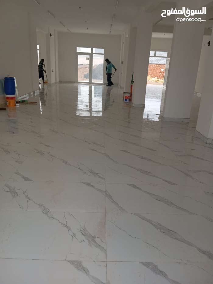 📢 للإيجار – مبنى استثماري متكامل في ولاية نزوى (مناسب للشركات)