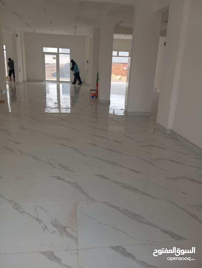 📢 للإيجار – مبنى استثماري متكامل في ولاية نزوى (مناسب للشركات)