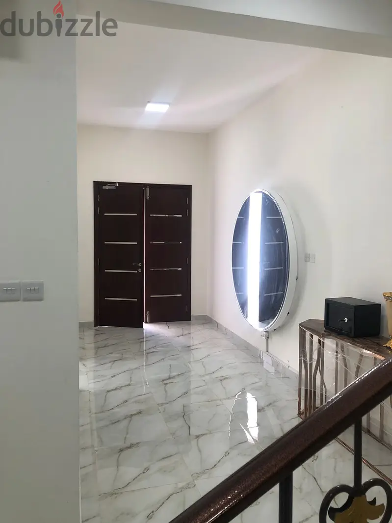 فيلا راقية للإيجار – المعبيلة الجنوبية (حلة النصر)