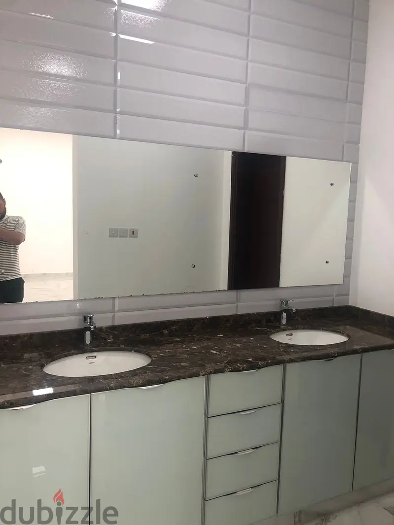 فيلا راقية للإيجار – المعبيلة الجنوبية (حلة النصر)