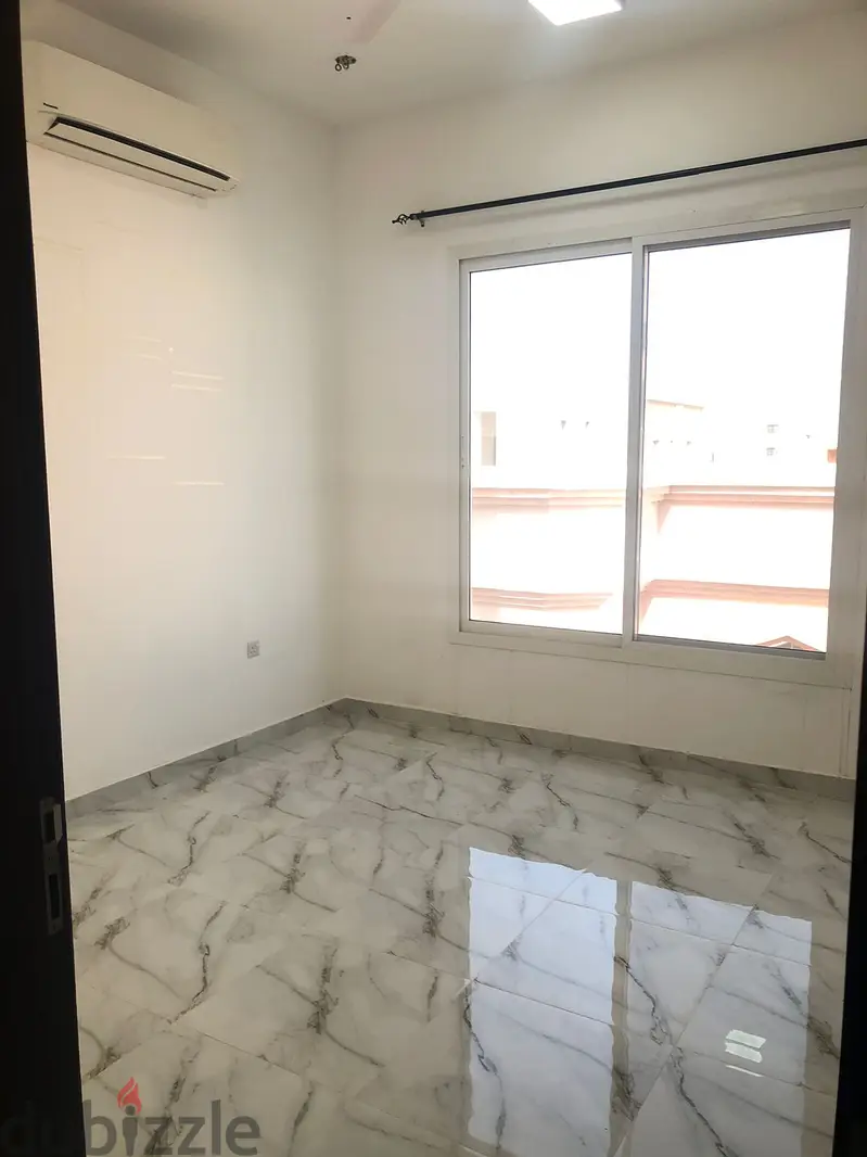 فيلا راقية للإيجار – المعبيلة الجنوبية (حلة النصر)