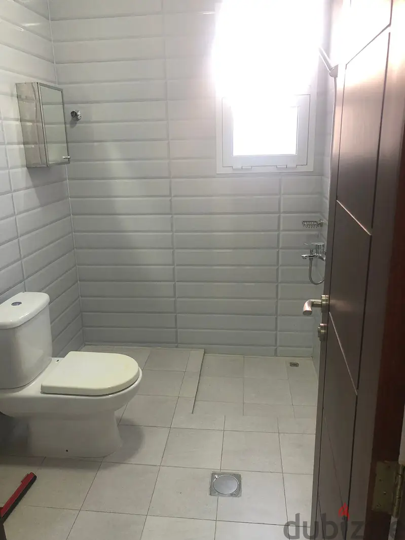 فيلا راقية للإيجار – المعبيلة الجنوبية (حلة النصر)