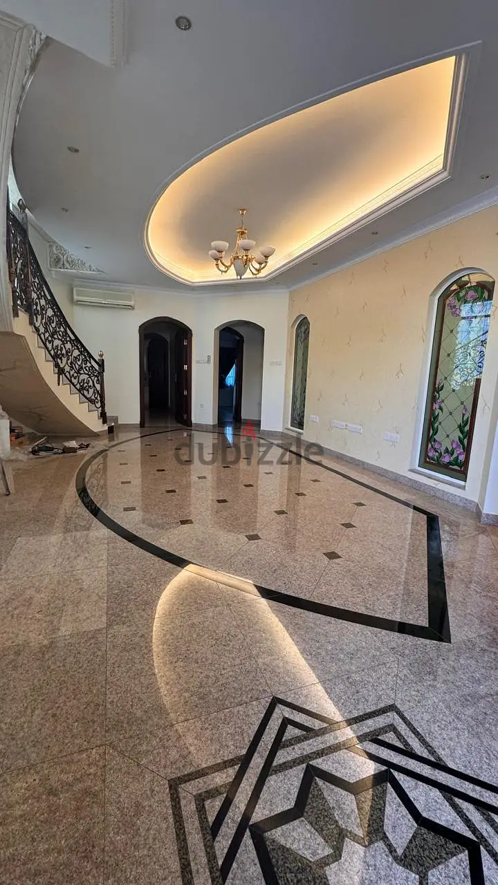 فيلا راقيه للايجار في العذيبه/Luxury Villa For Rent In Al-Azaiba