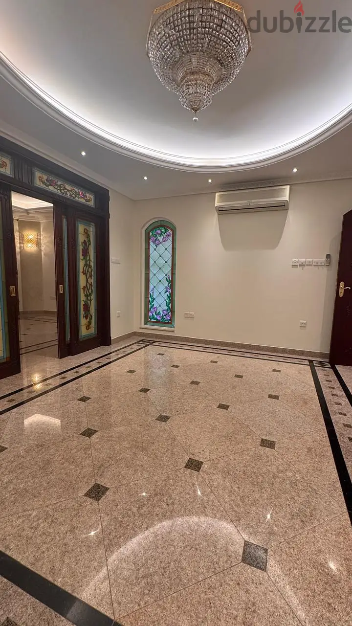 فيلا راقيه للايجار في العذيبه/Luxury Villa For Rent In Al-Azaiba