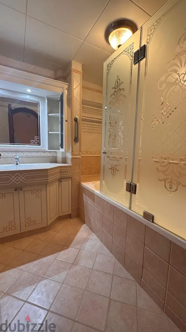 فيلا راقيه للايجار في العذيبه/Luxury Villa For Rent In Al-Azaiba