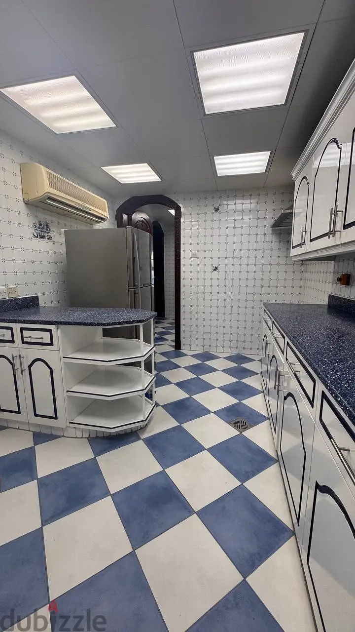 فيلا راقيه للايجار في العذيبه/Luxury Villa For Rent In Al-Azaiba