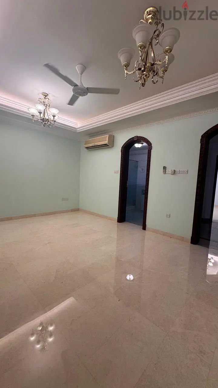 فيلا راقيه للايجار في العذيبه/Luxury Villa For Rent In Al-Azaiba