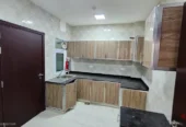 شقة مميزة تقع في الخوض السادسة بالقرب من دائرة التنمية الاجتماعية-2BHK