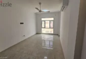 شقة مميزة تقع في الخوض السادسة بالقرب من دائرة التنمية الاجتماعية-2BHK