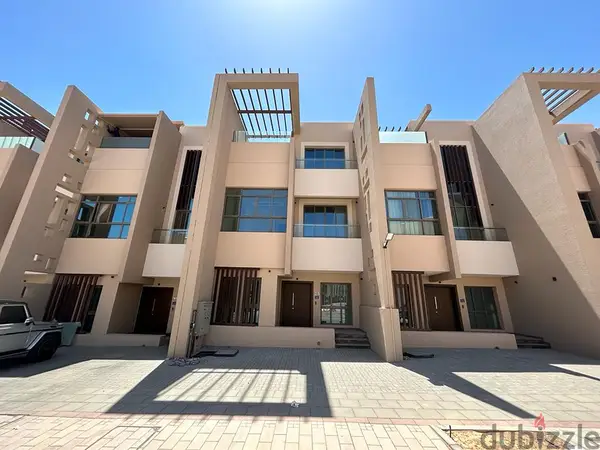 RMHV8706- Rose Village Four Bedroom Villa in Muscat Hills