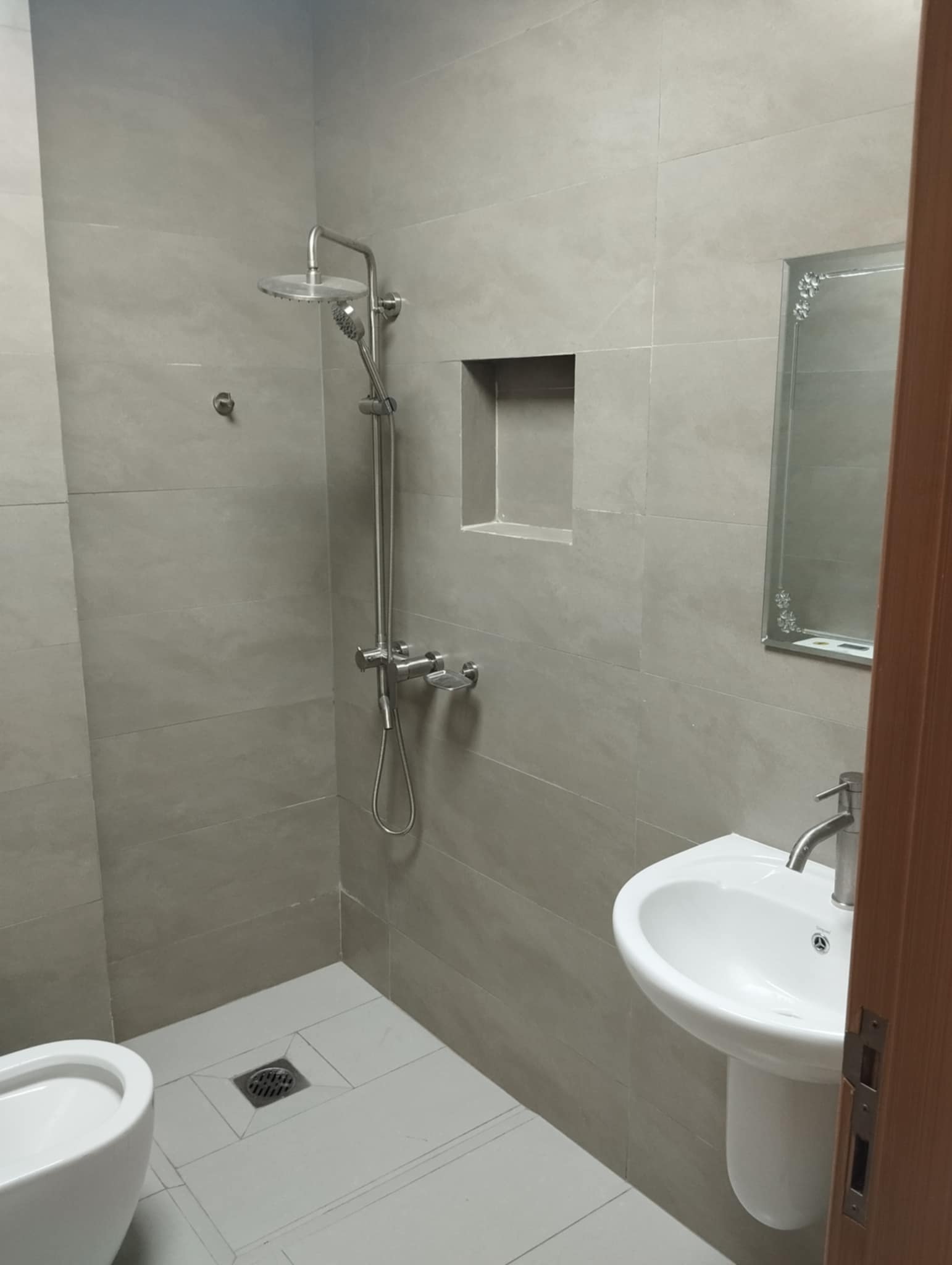 Fresh full furnished apartment for rent