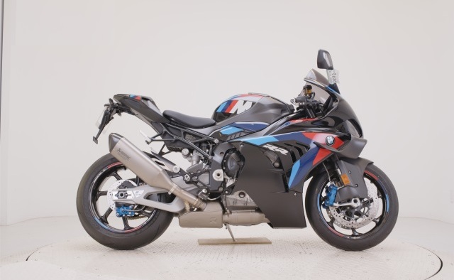2025 BMW M1000RR for sale with low miles, whats app +46727895051