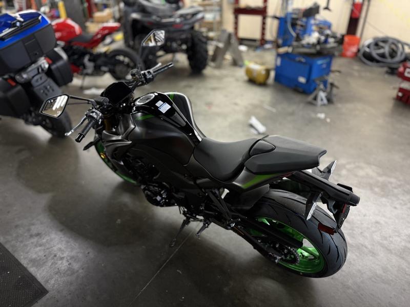 2026 Kawasaki Z1100 SE ABS WhatsApp +17203061962