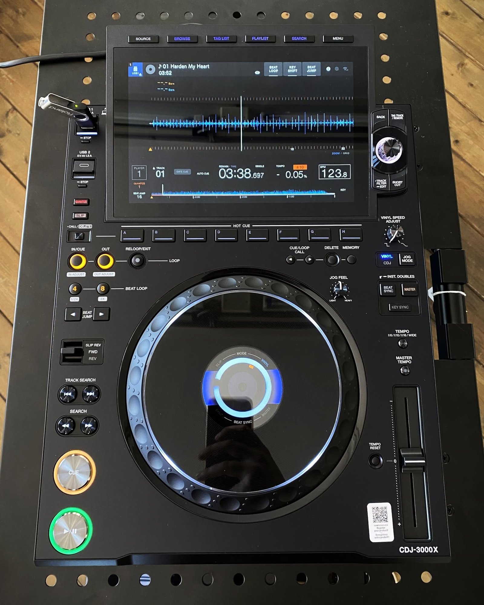 AlphaTheta CDJ-3000X , Pioneer CDJ-3000, Pioneer DJ DJM-A9, AlphaTheta Euphonia, Pioneer CDJ-2000NXS2, Pioneer DJM-900NXS2, Pioneer DJ DJM-V10 , Pioneer DJ DJM-S11, Denon DJ Prime 4+ , Allen & Heath Xone:96,