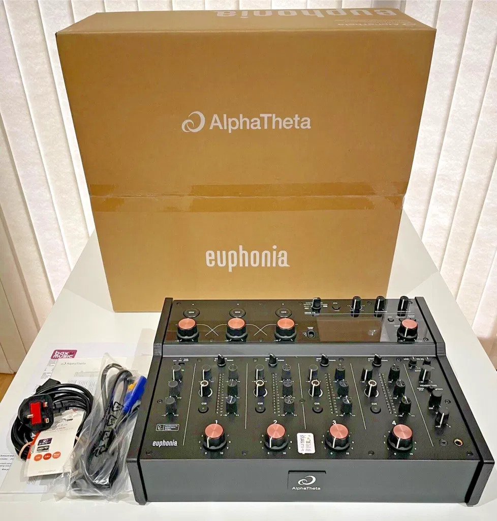 AlphaTheta CDJ-3000X , Pioneer CDJ-3000, Pioneer DJ DJM-A9, AlphaTheta Euphonia, Pioneer CDJ-2000NXS2, Pioneer DJM-900NXS2, Pioneer DJ DJM-V10 , Pioneer DJ DJM-S11, Denon DJ Prime 4+ , Allen & Heath Xone:96,