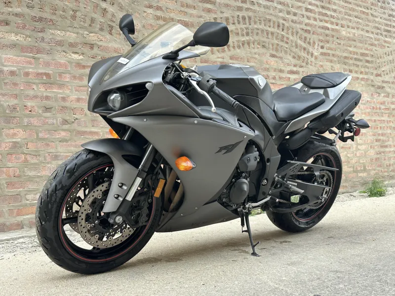 2013 Yamaha YZF-R1 WhatsApp +17203061962