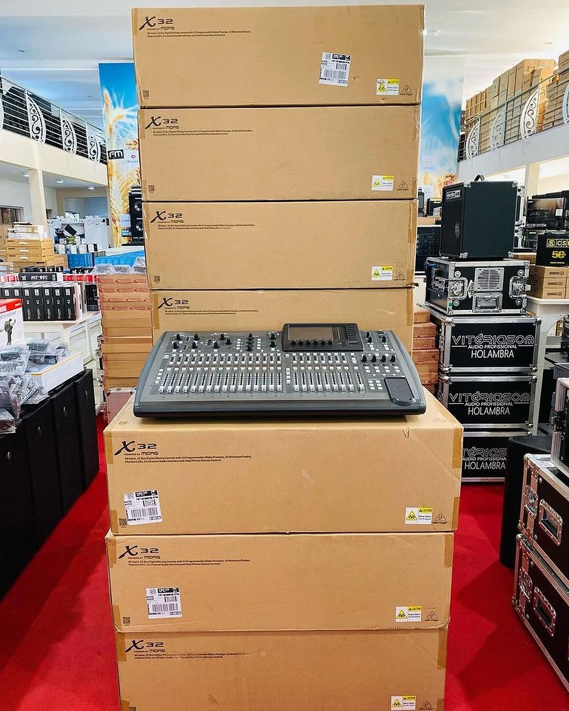 Behringer X32, Midas M32 LIVE, Yamaha MGX, Soundcraft Ui24R, PreSonus StudioLive 32SC, Allen & Heath CQ-18T,
