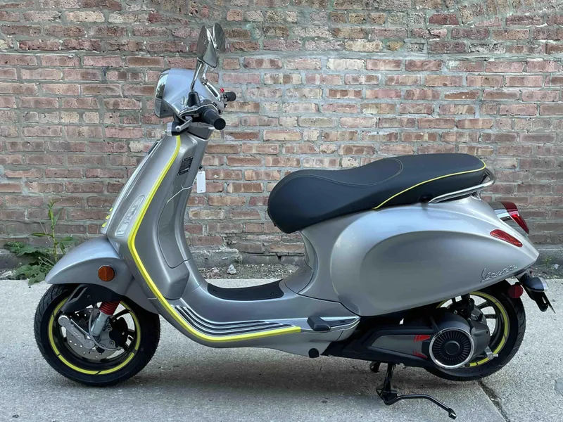 2023 Vespa Elettrica 45 MPH WhatsApp +17203061962