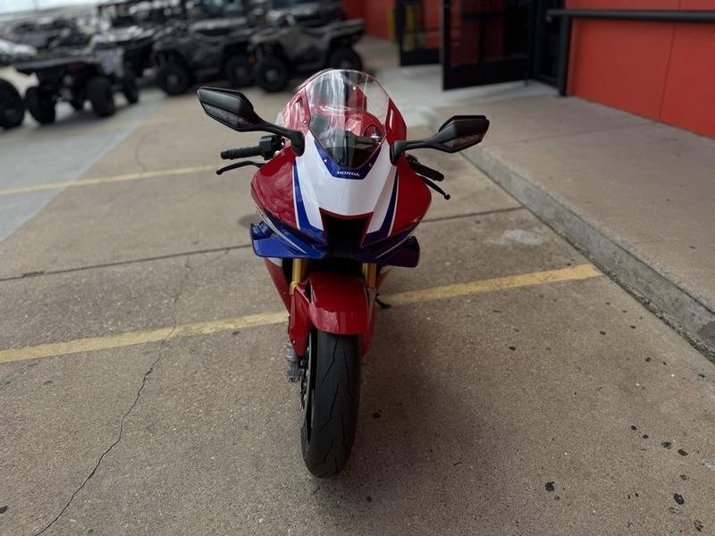 2026 Honda CBR1000RR-R Fireblade SP