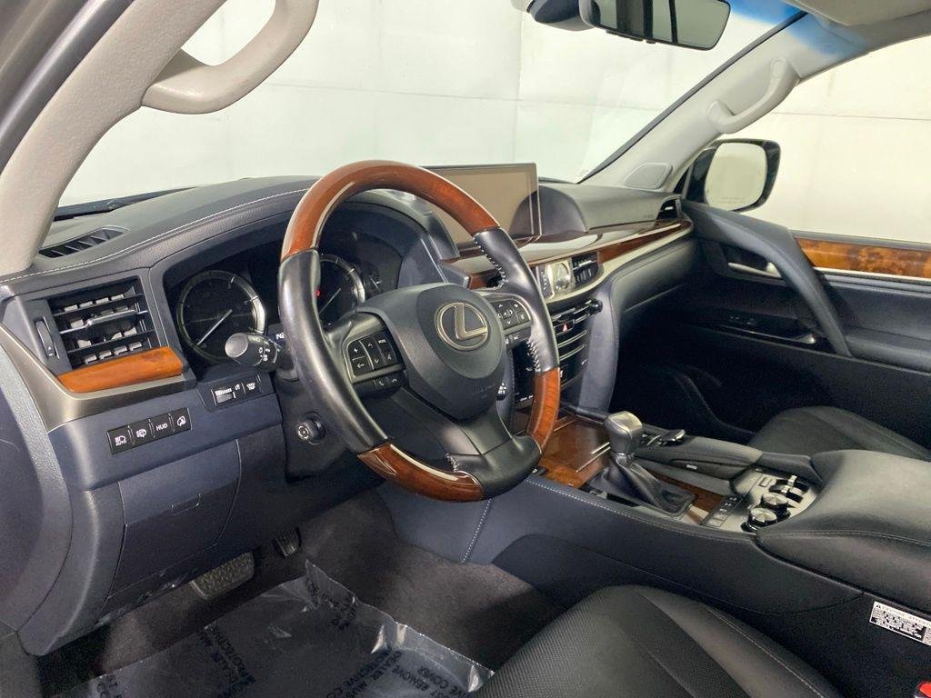 Selling used 2021 Lexus LX 570 Jeep Full Options