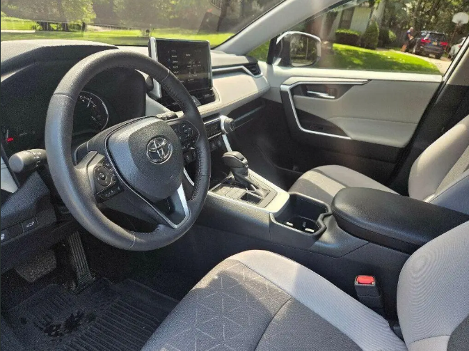 Pre Owned 2025 Toyota RAV4 XLE Full Options
