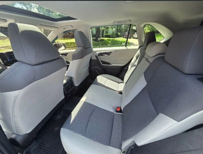 Toyota RAV4 XLE 2025 Low Kilometer