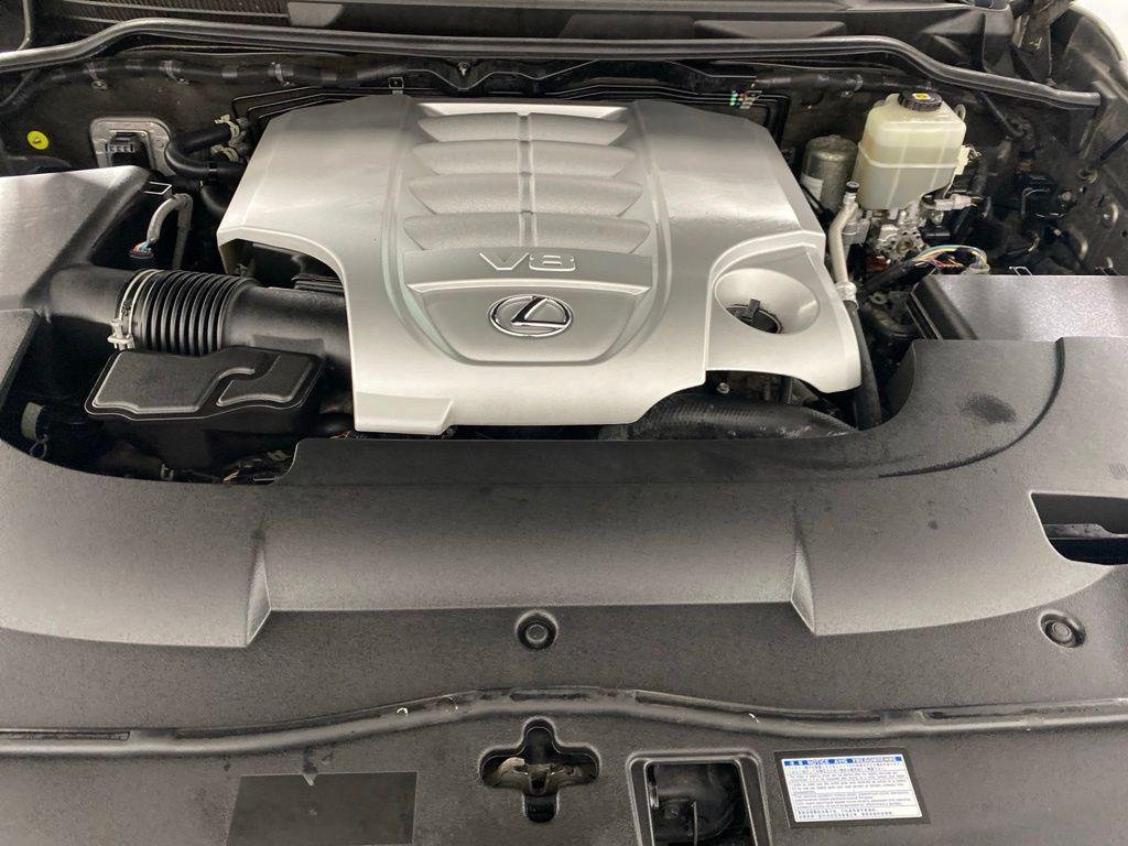Selling used 2021 Lexus LX 570 Jeep Full Options